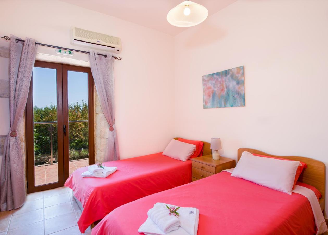 Villa Kourouni Σταλός Εξωτερικό φωτογραφία