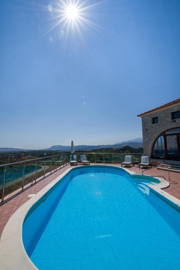 Villa Kourouni Σταλός Εξωτερικό φωτογραφία