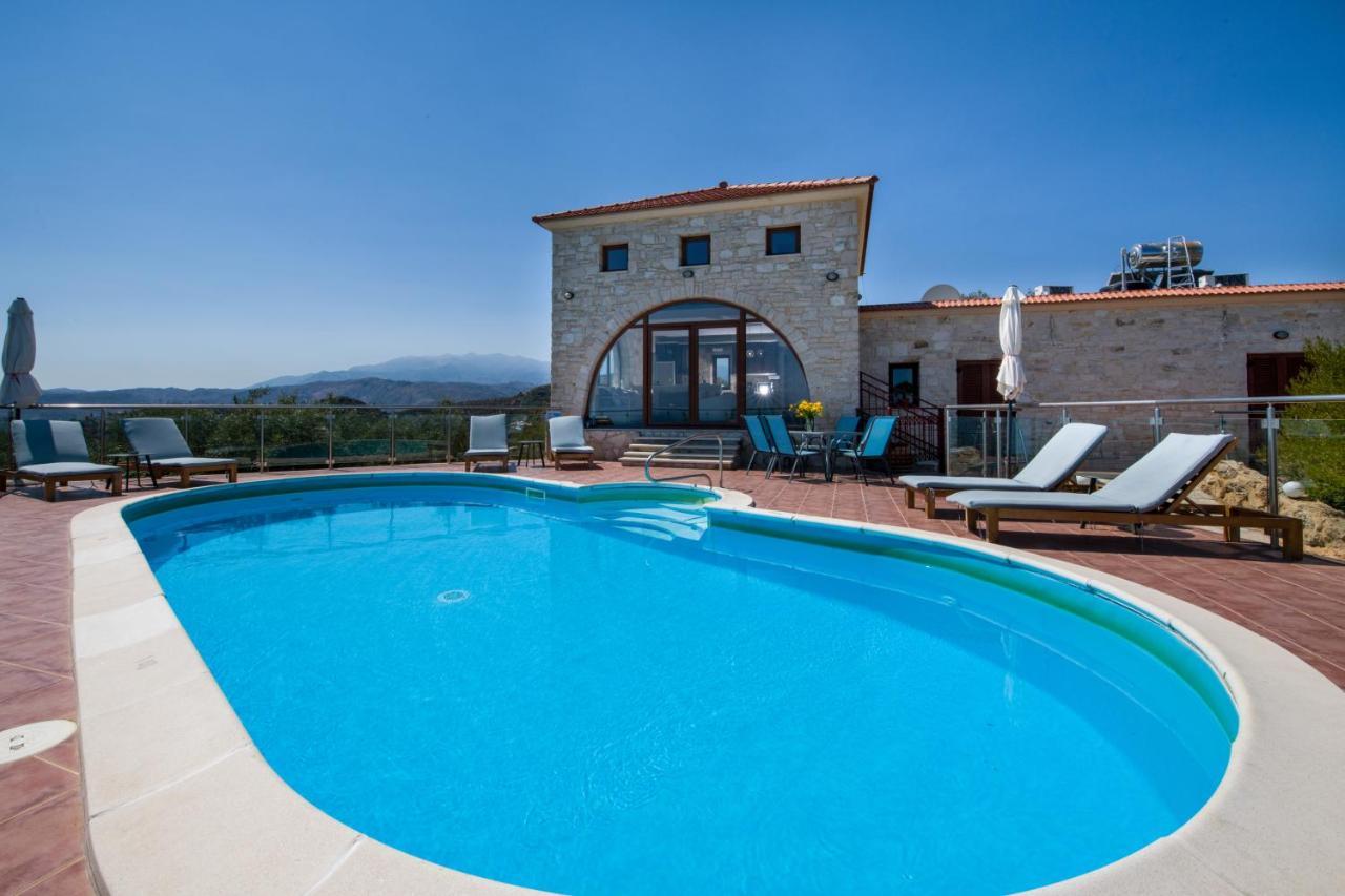 Villa Kourouni Σταλός Εξωτερικό φωτογραφία